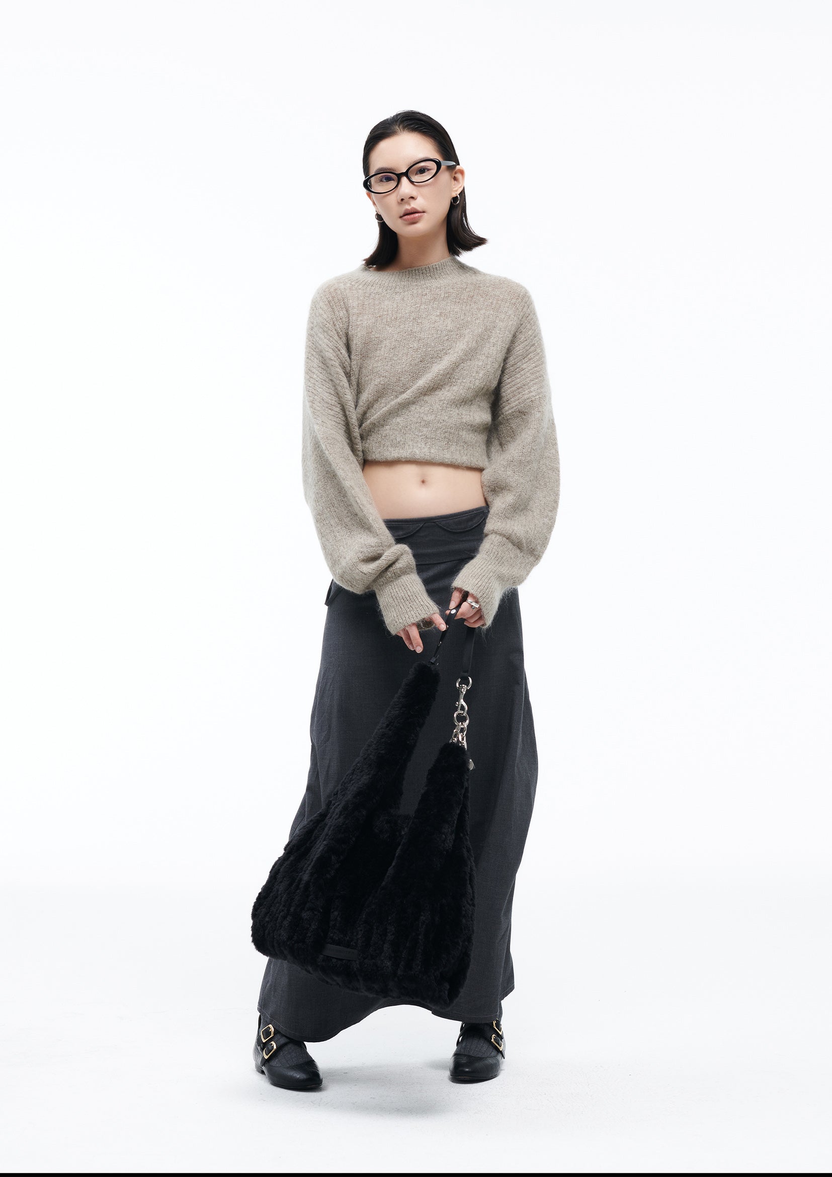 Fluffy tote bag - black – Future Fusion Online