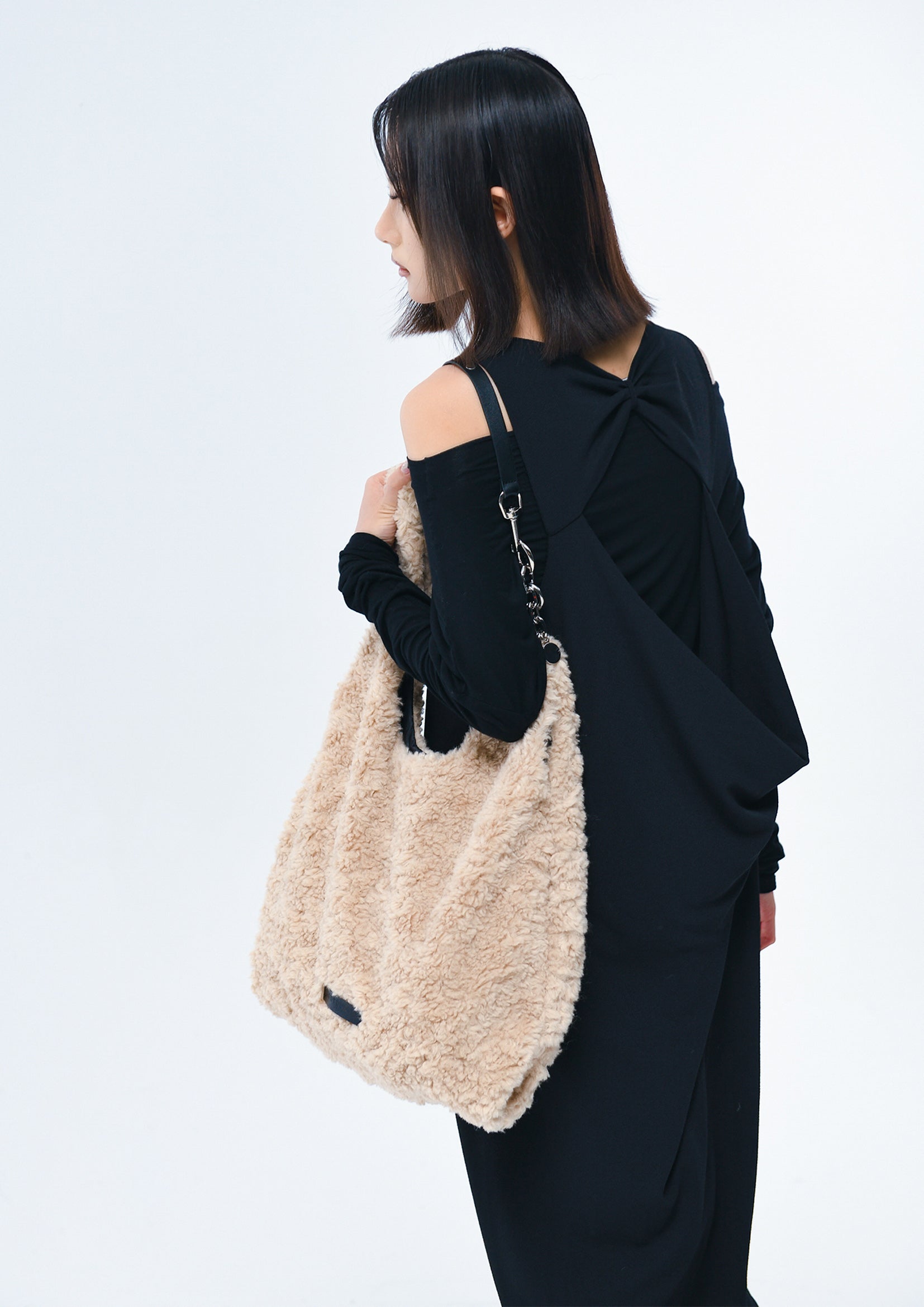 Faux fur tote bag - beige