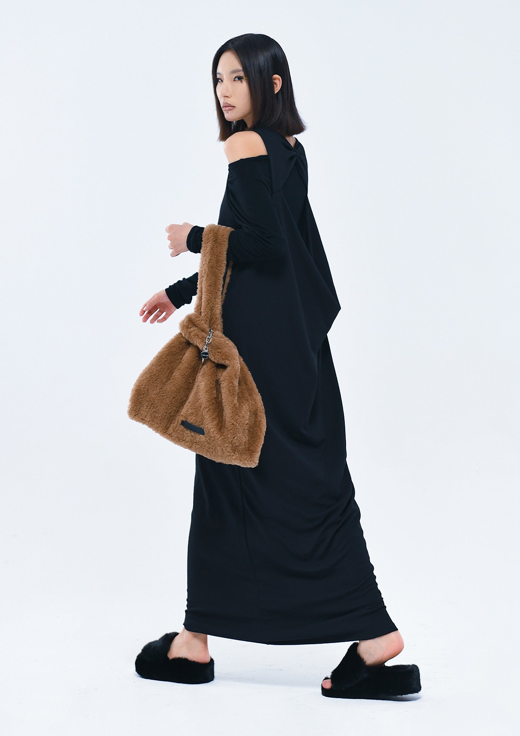 Fluffy tote bag - brown – Future Fusion Online