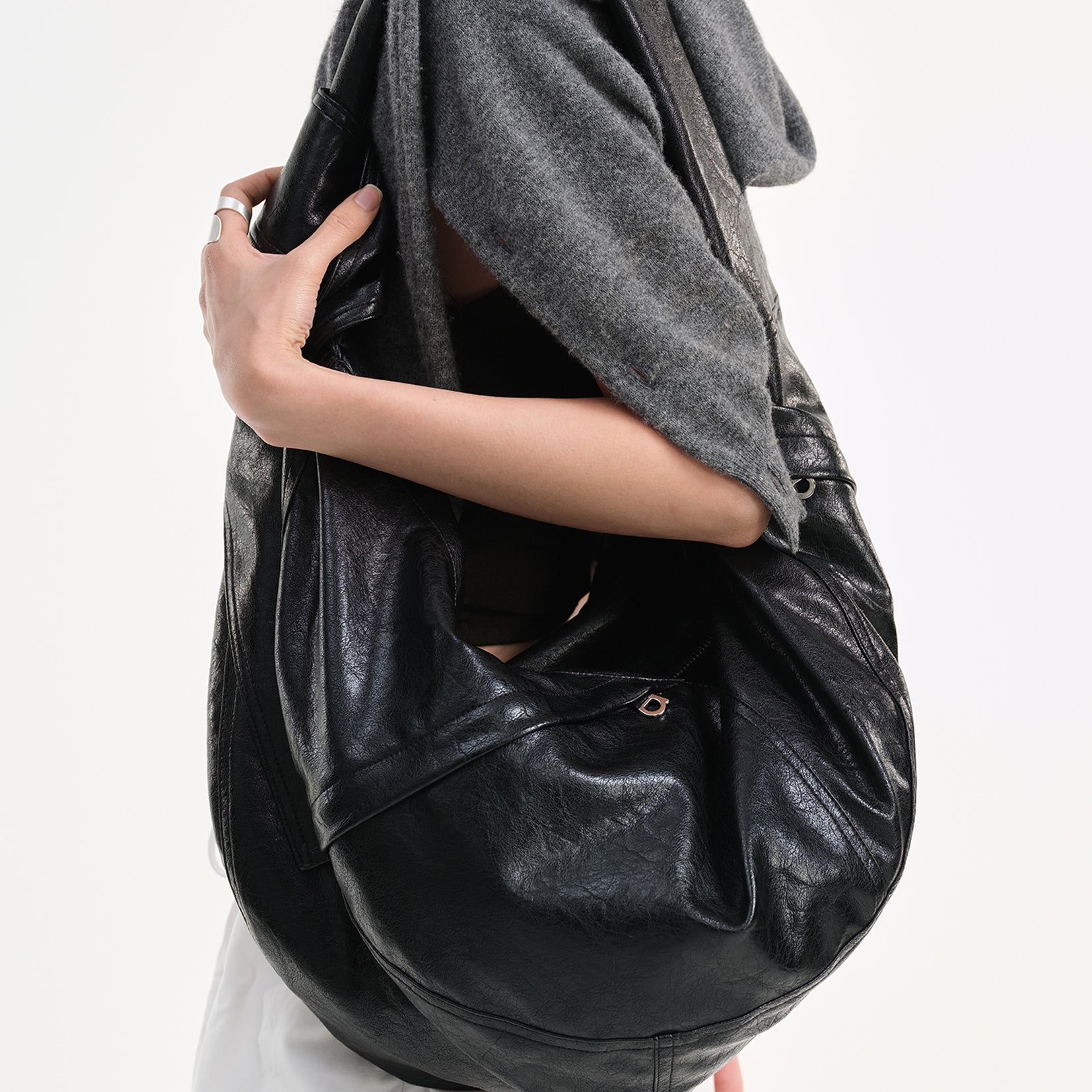 Vegan leather large dumpling bag - black