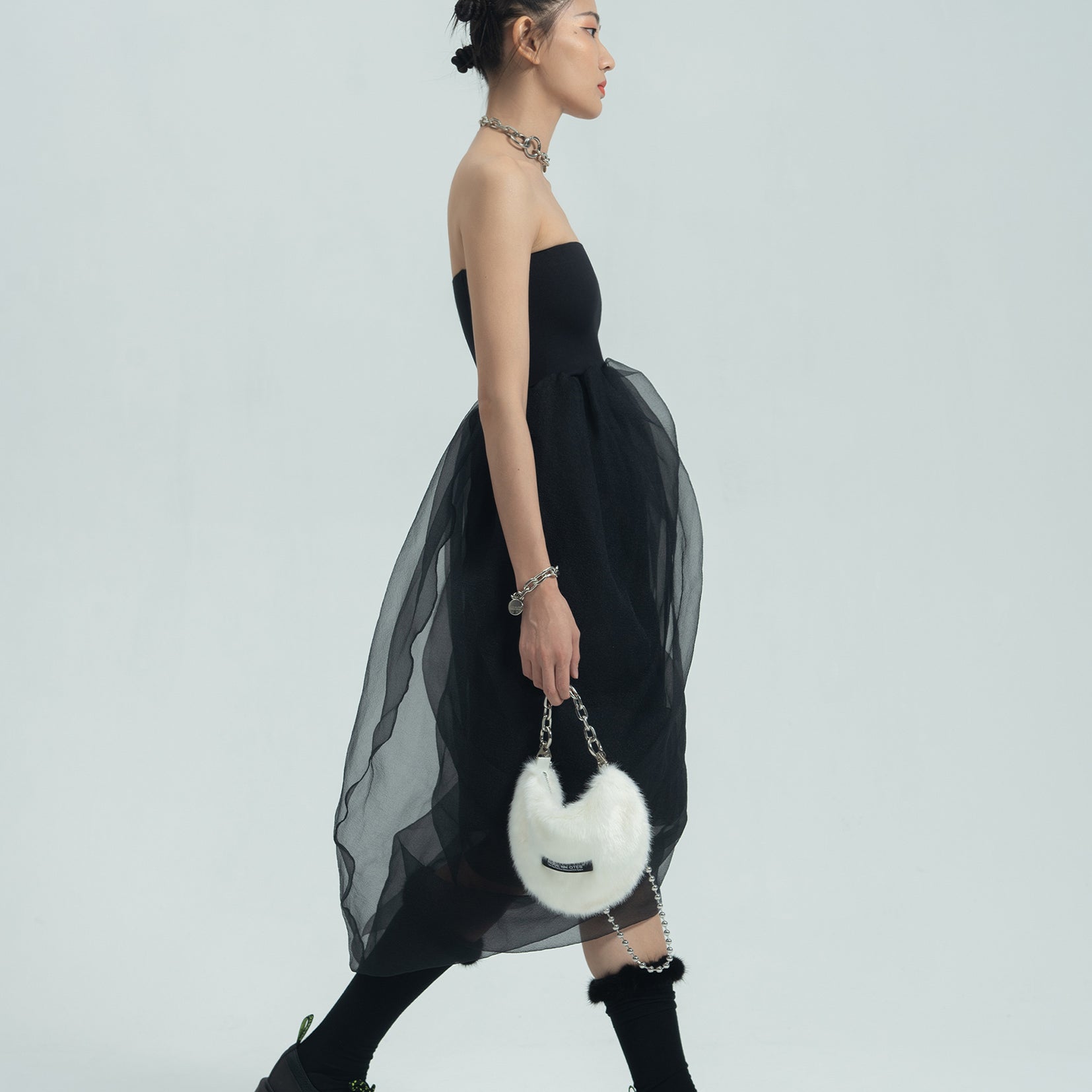 Fluffy shoulder/hand moon bag - white