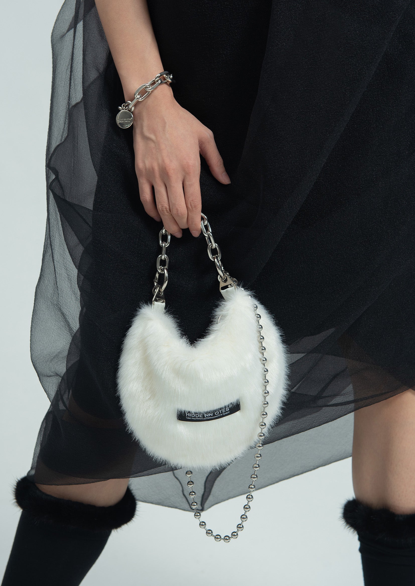 Fluffy shoulder/hand moon bag - white