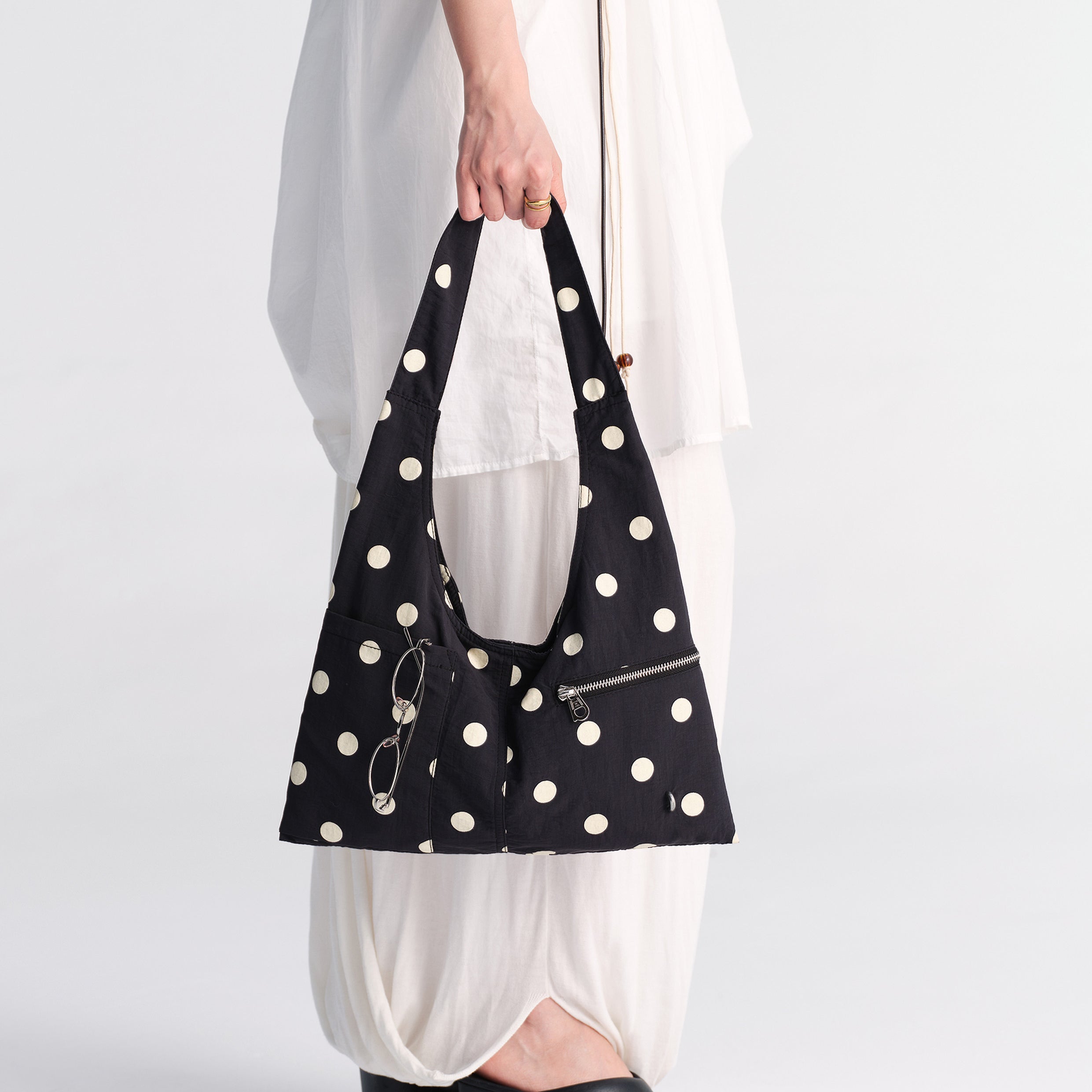 Polka dots shoulder bag - black