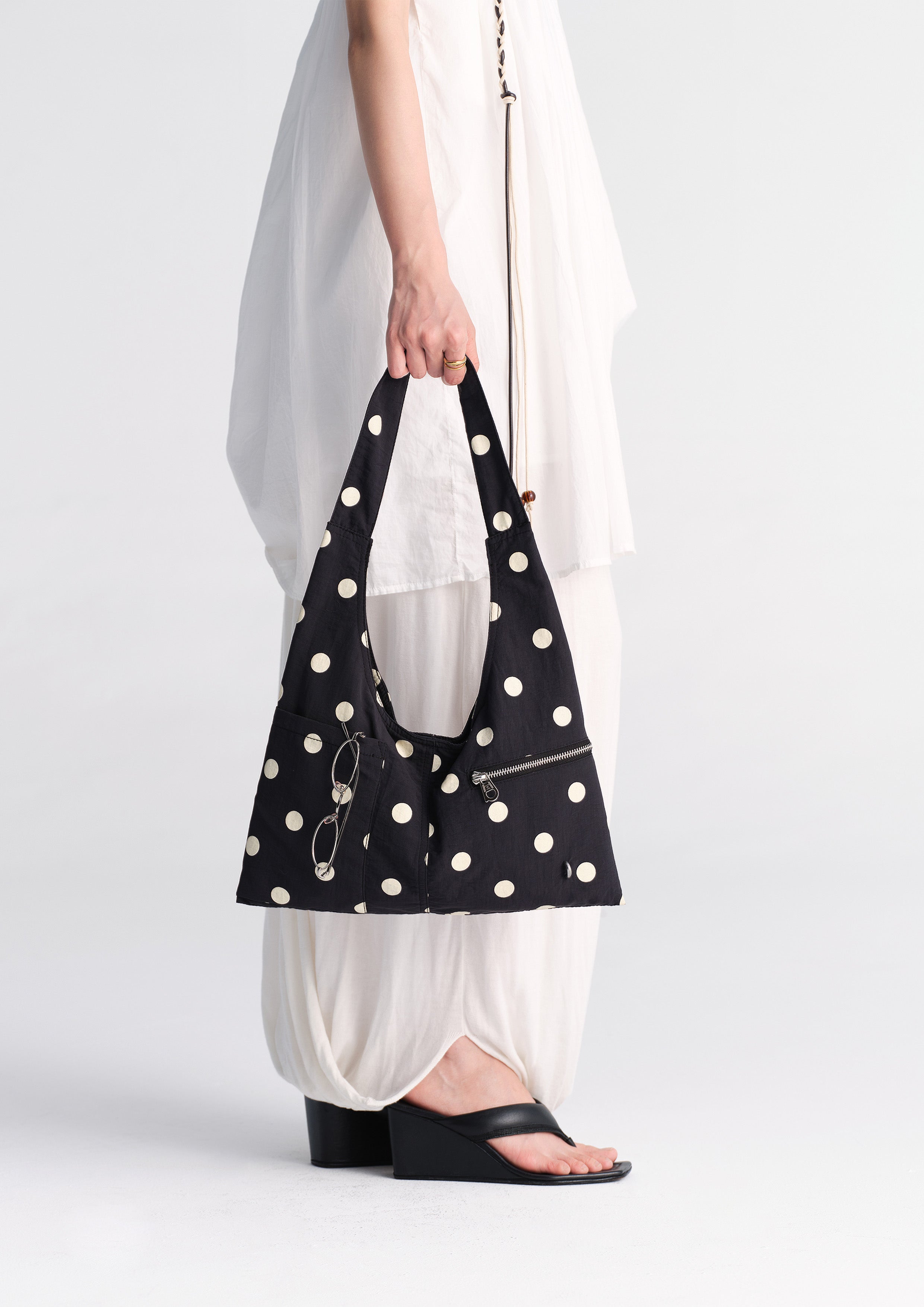 Polka dots shoulder bag - black