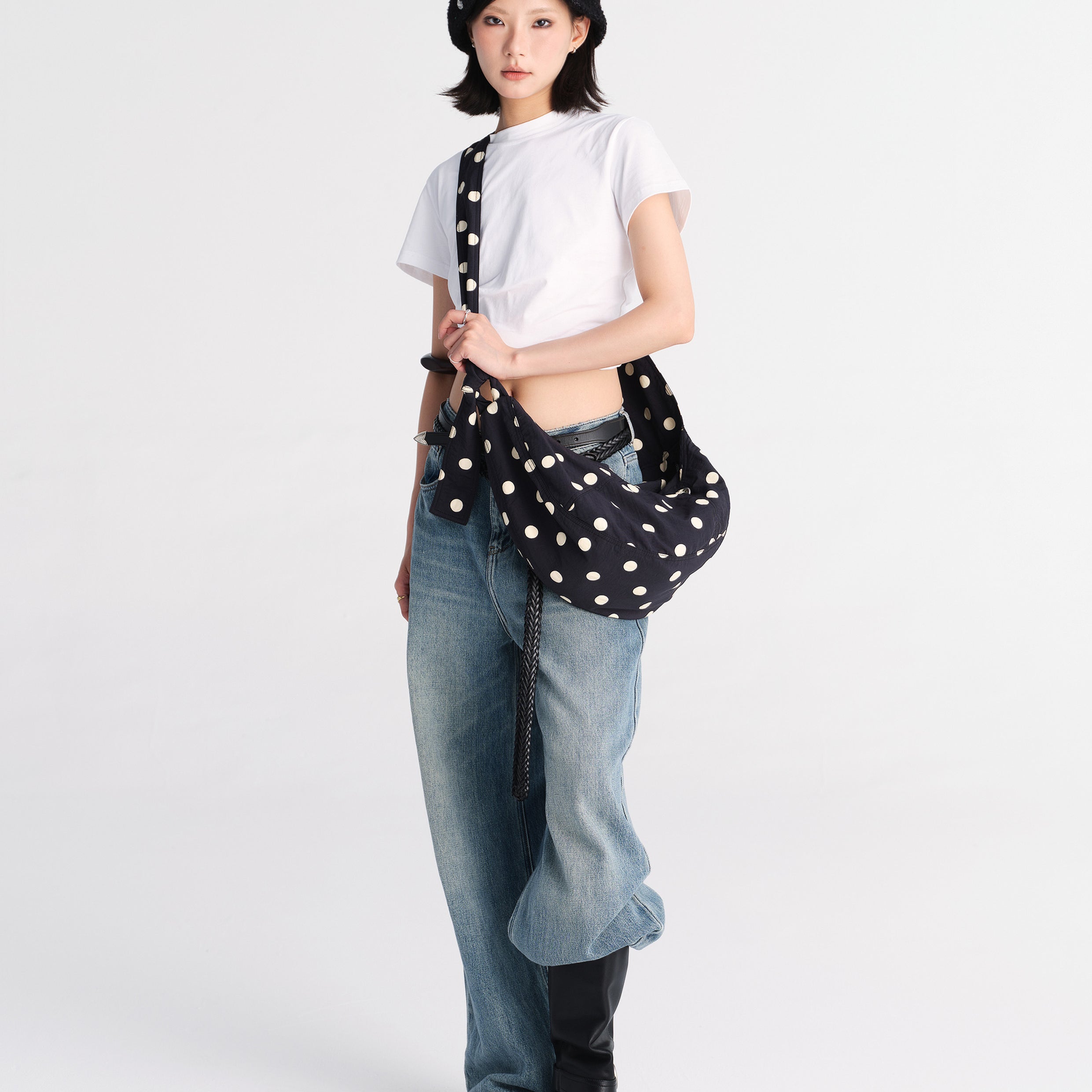 Polka dots medium dumpling bag - black