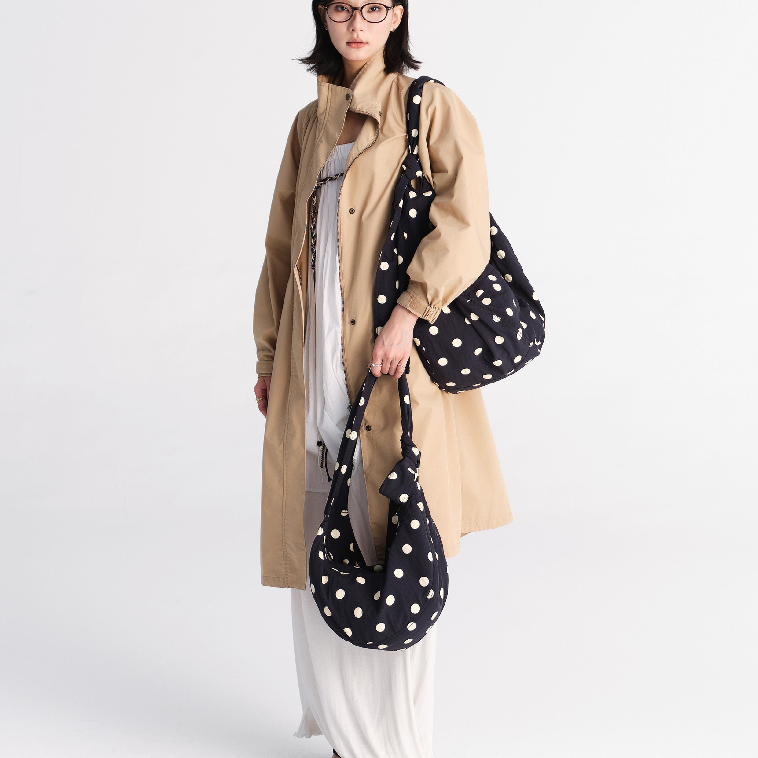 Polka dots dumpling bags in 2 sizes - black