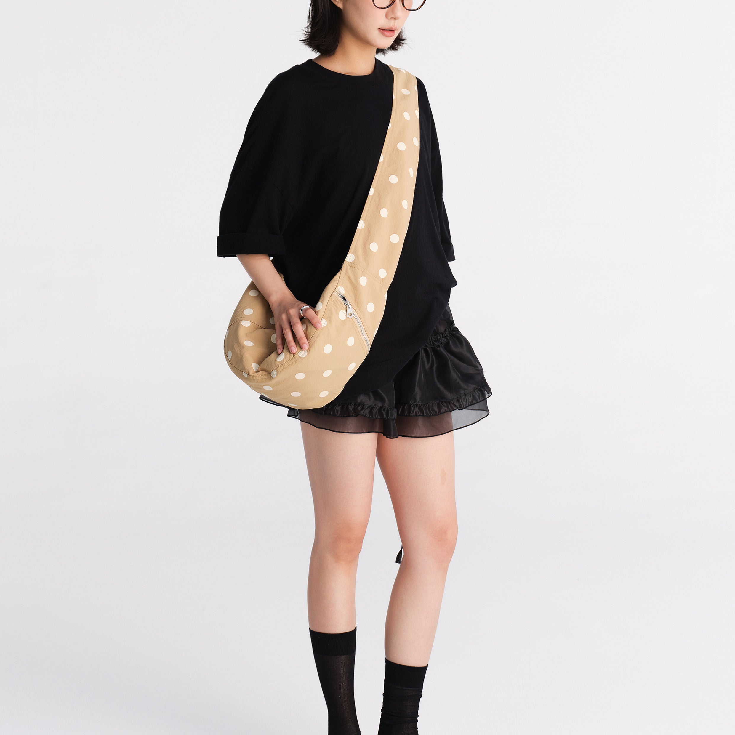 Polka dots medium dumpling bag - tan