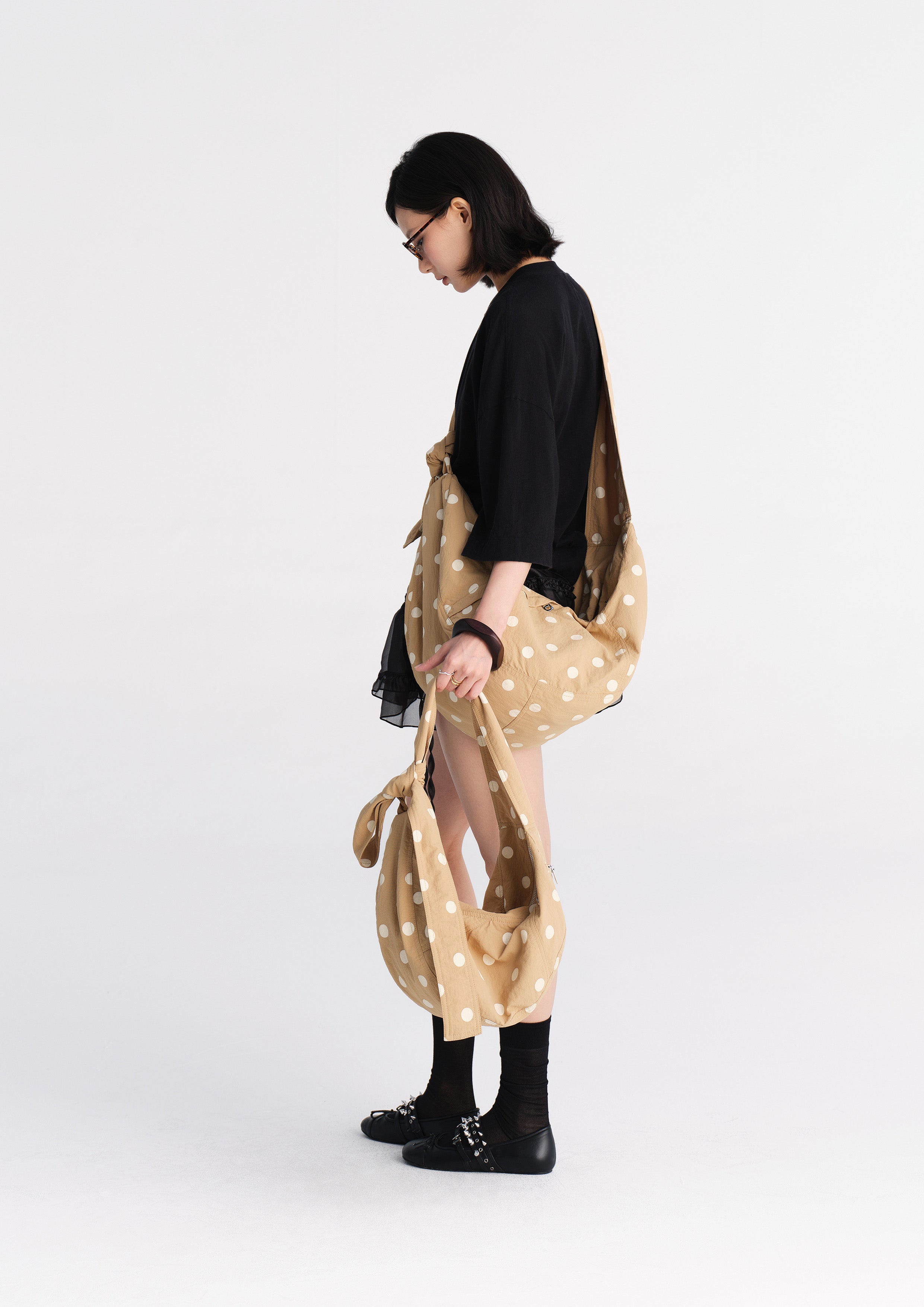 Polka dots medium dumpling bag - tan