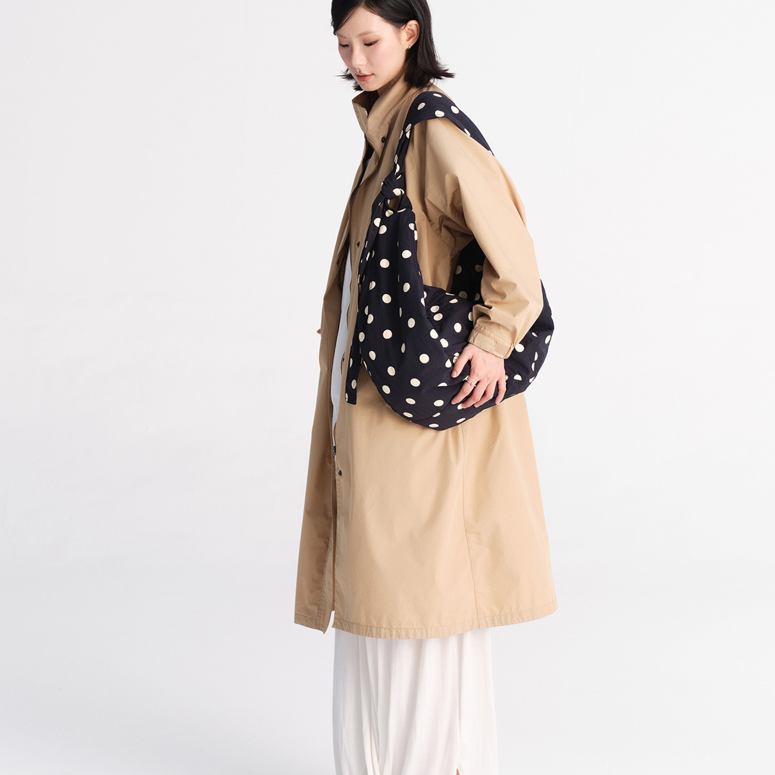 Polka dots large dumpling bag - black