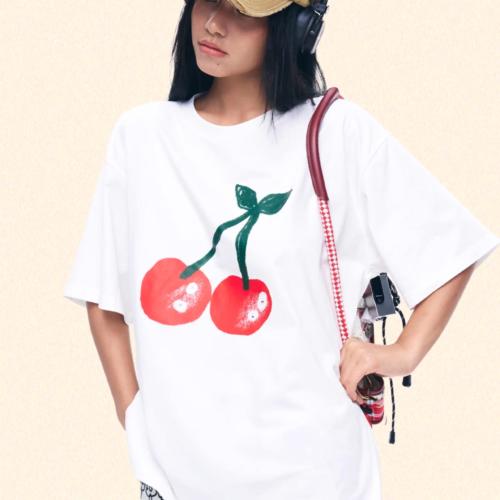 Cherry unisex oversized tee - white