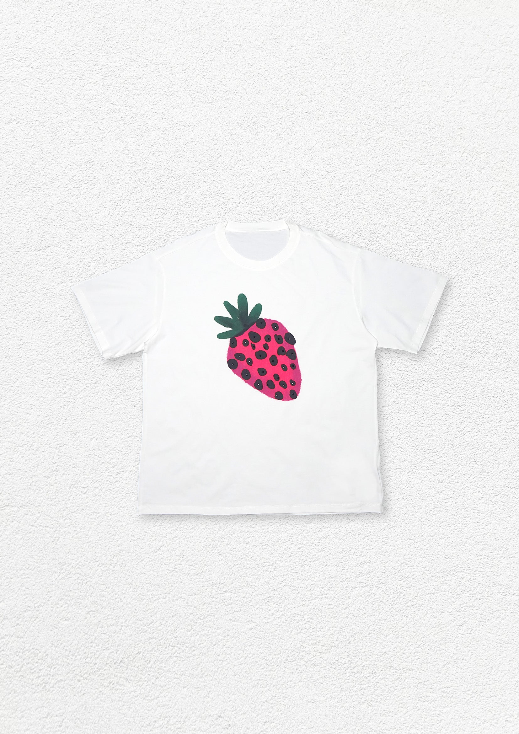 Strawberry unisex oversized tee - white