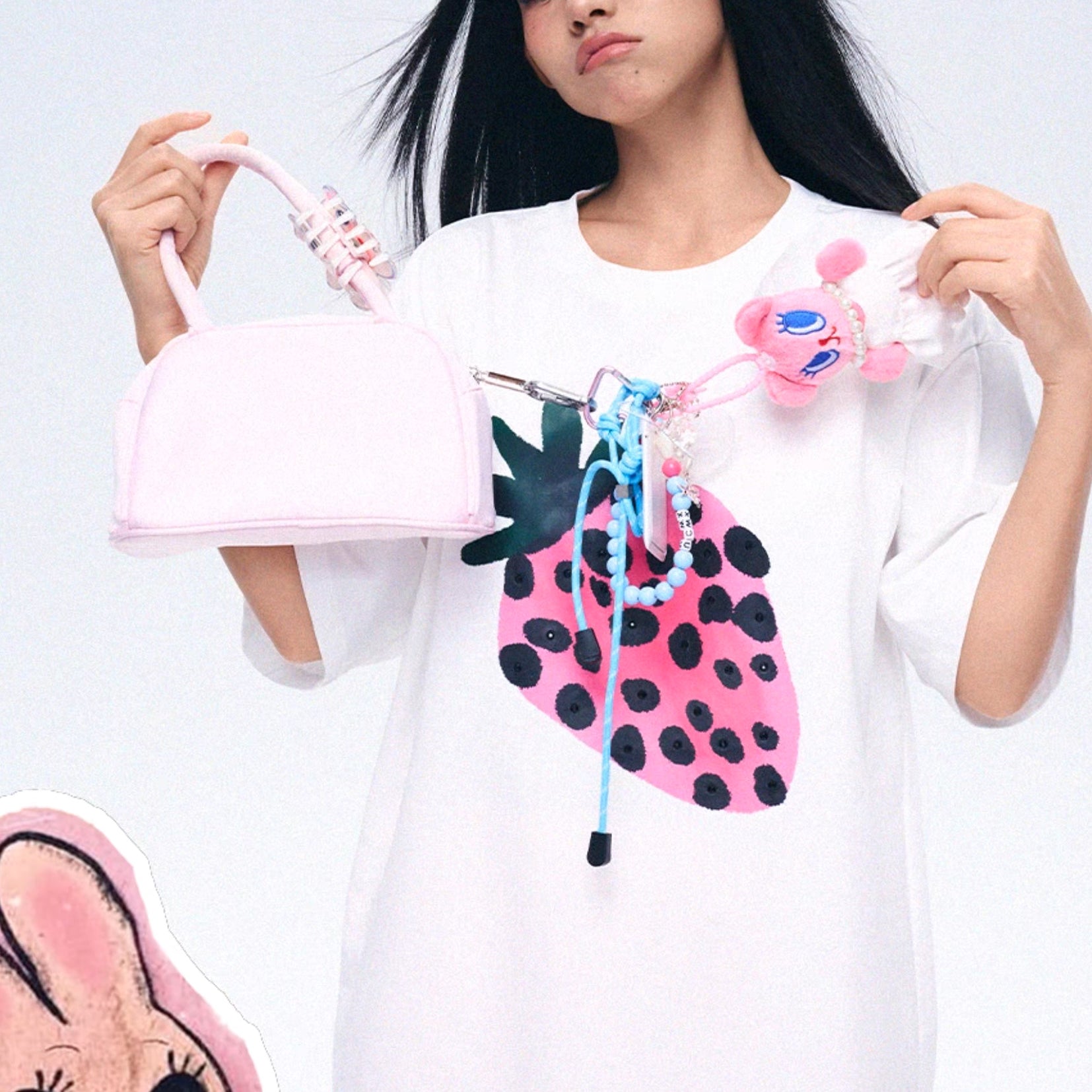 Strawberry unisex oversized tee - white