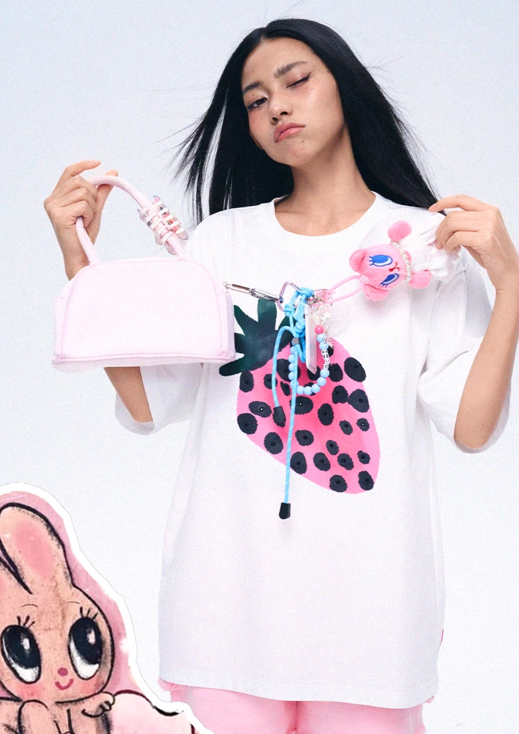 Strawberry unisex oversized tee - white