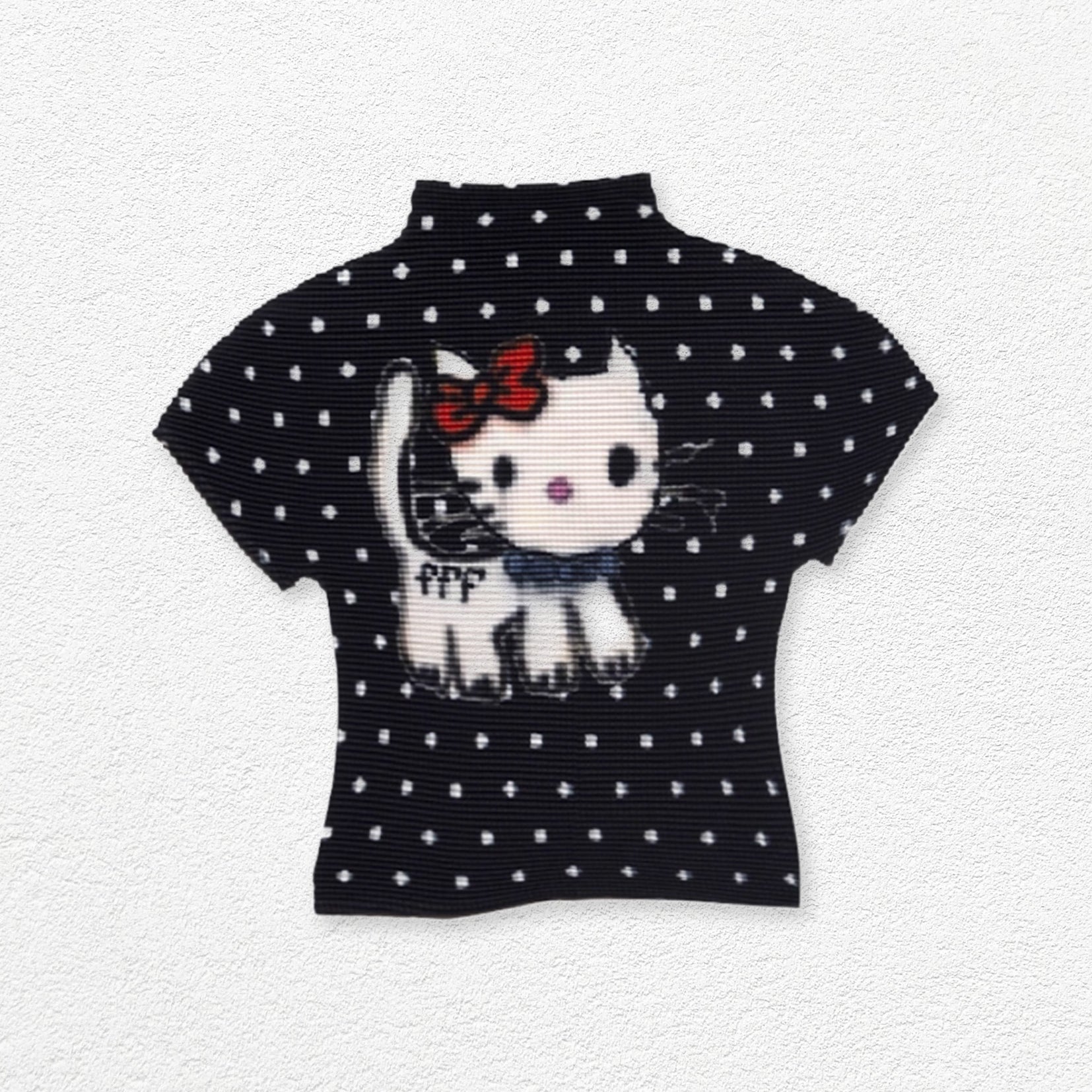 Kitty polka dots crinkle stretch crop tee - black