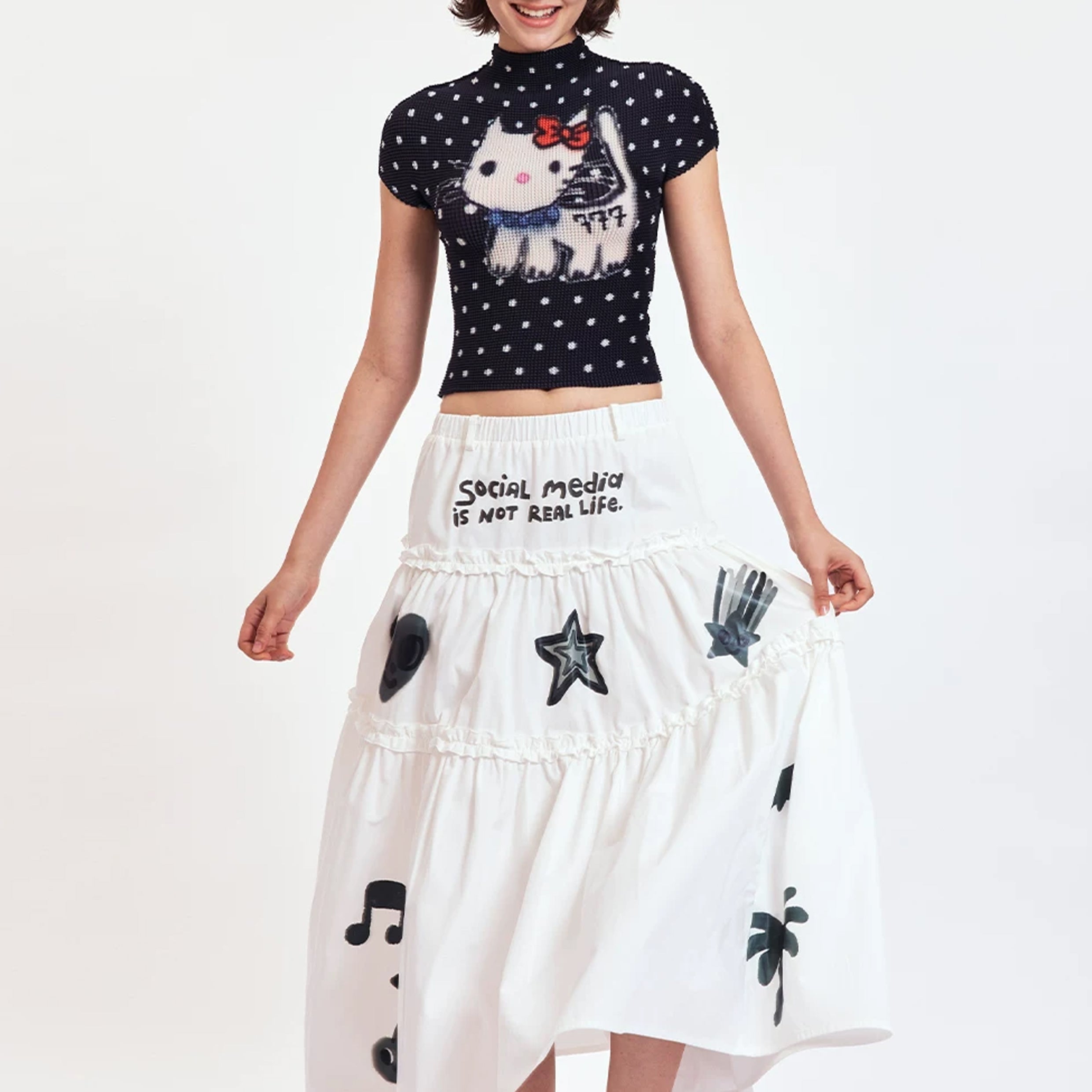 Kitty polka dots crinkle stretch crop tee - black