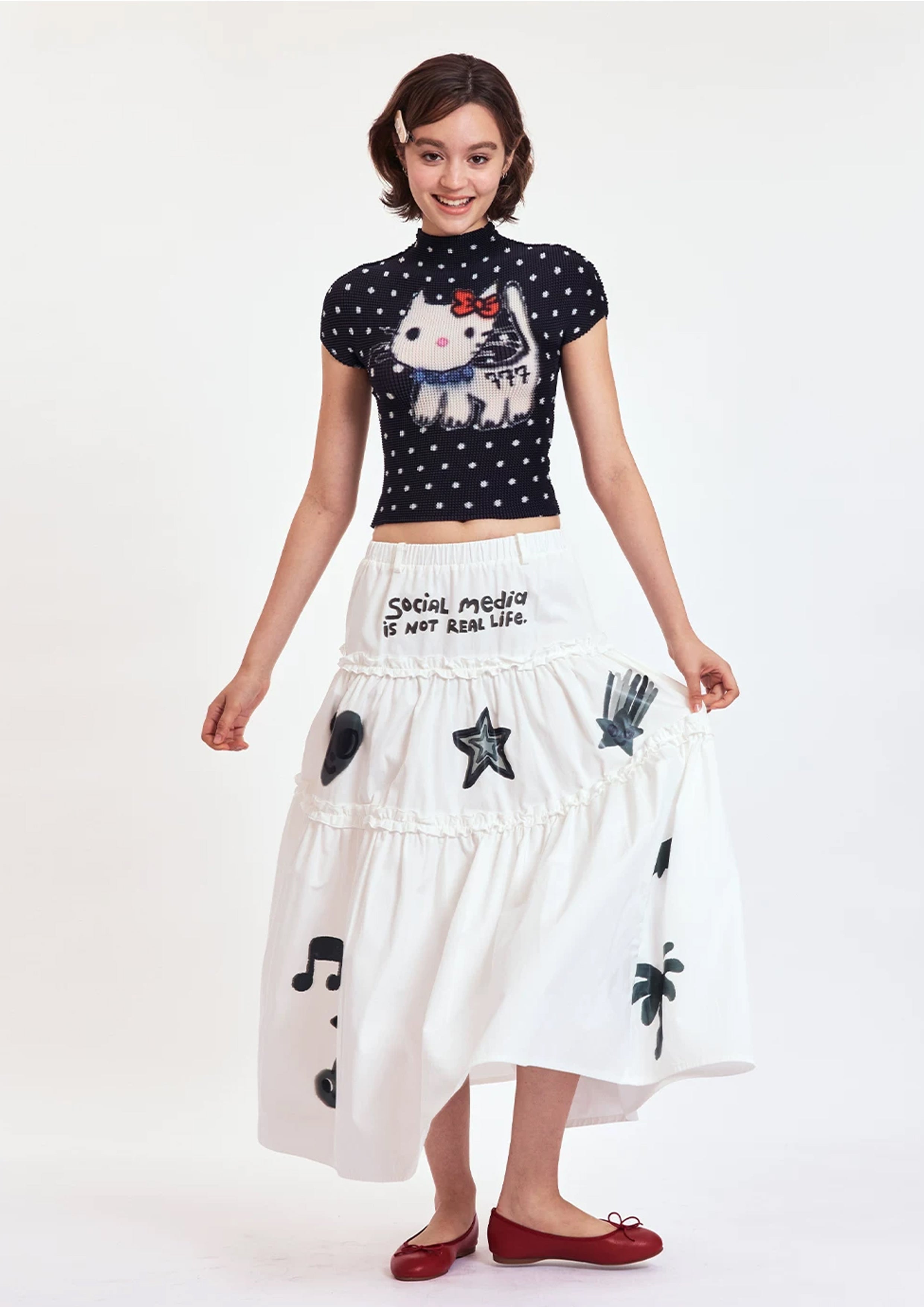 Kitty polka dots crinkle stretch crop tee - black