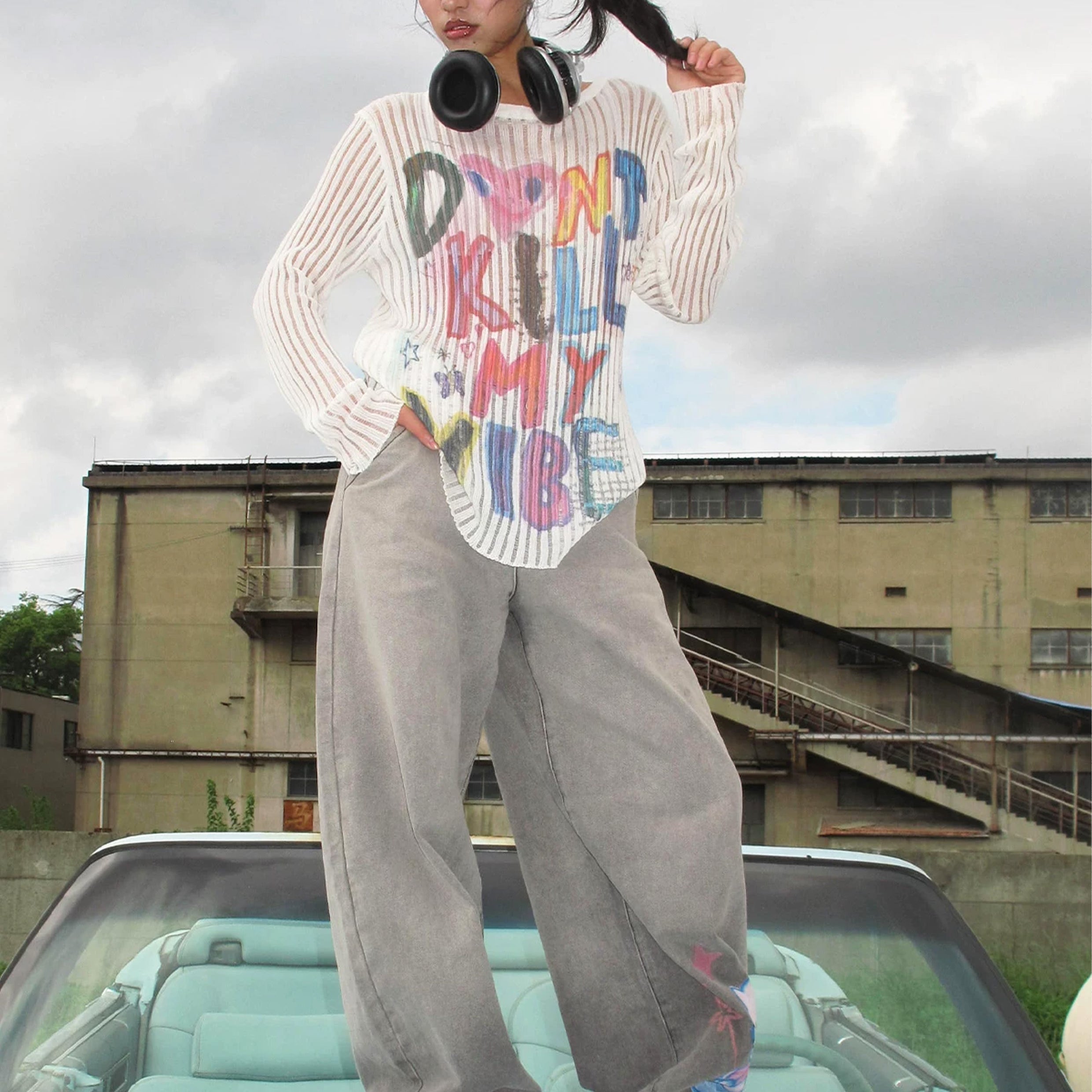 Typography hollow-out knit jumper - white
