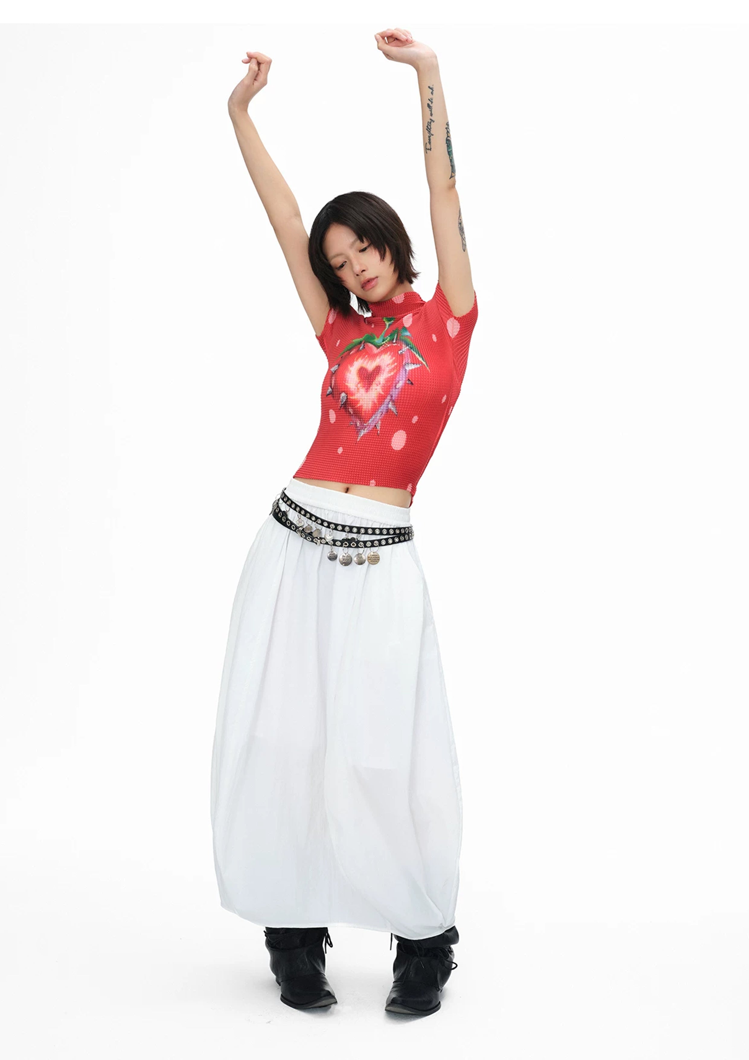 Strawberry heart crinkle stretch crop tee - red