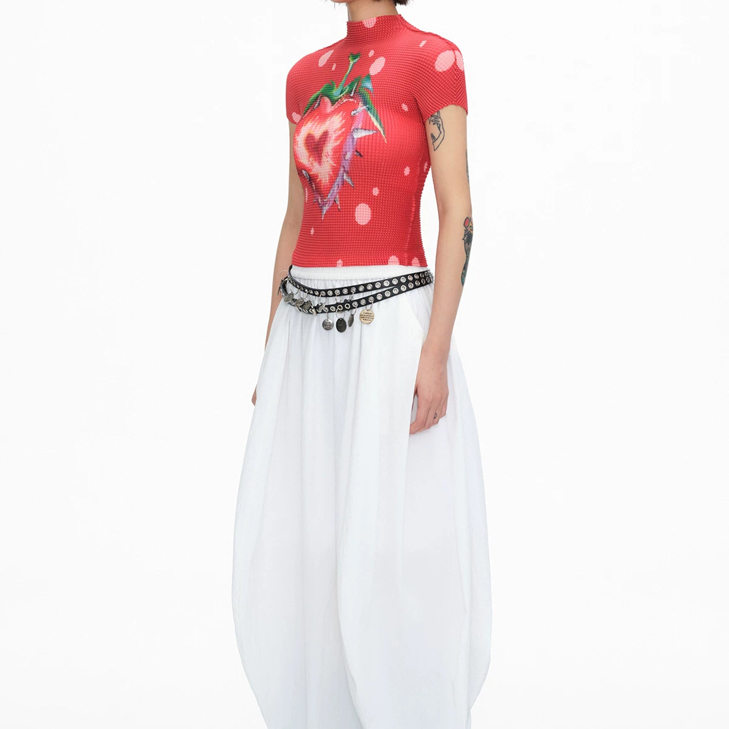 Strawberry heart crinkle stretch crop tee - red