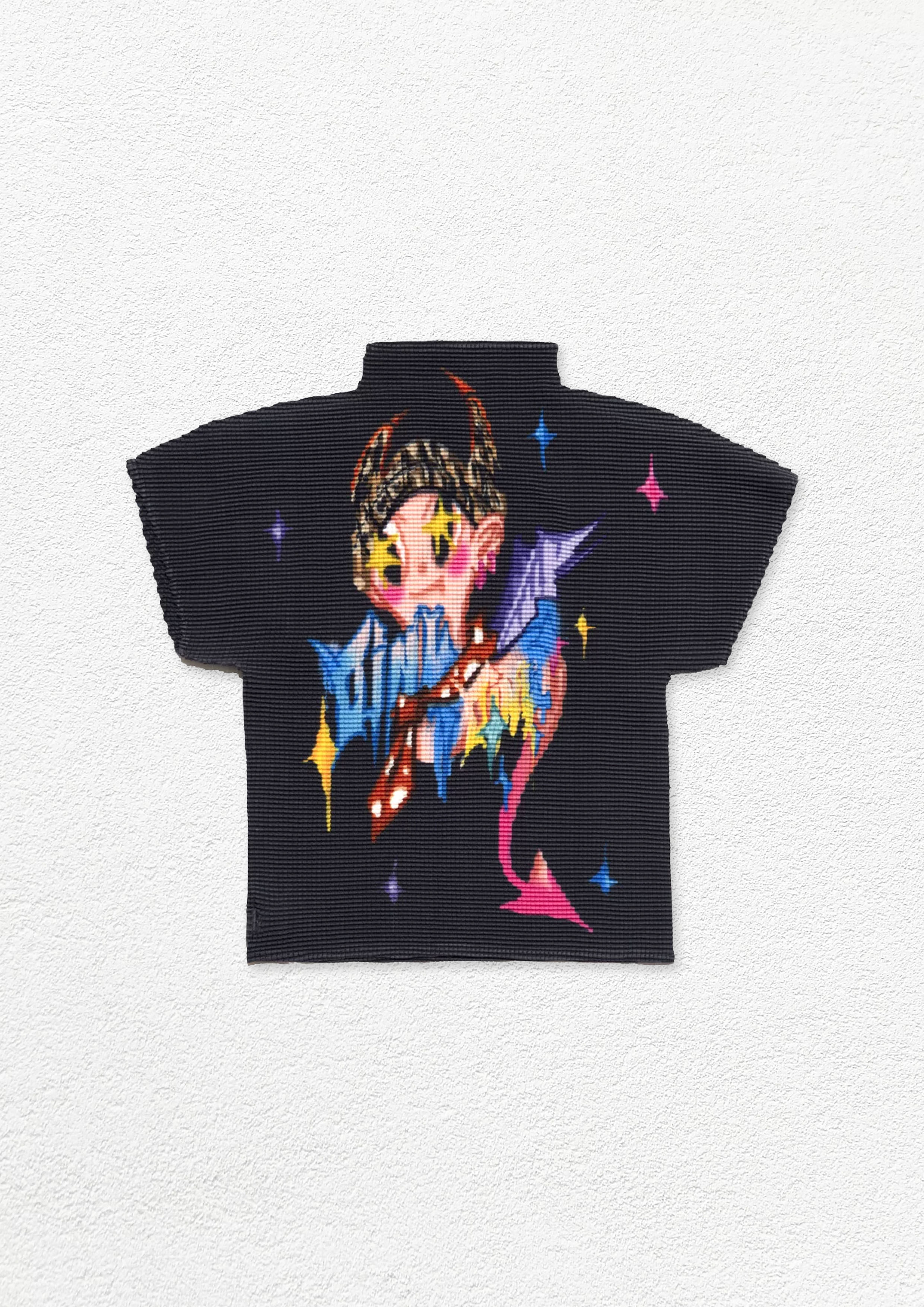 Devil crinkle stretch crop tee - black
