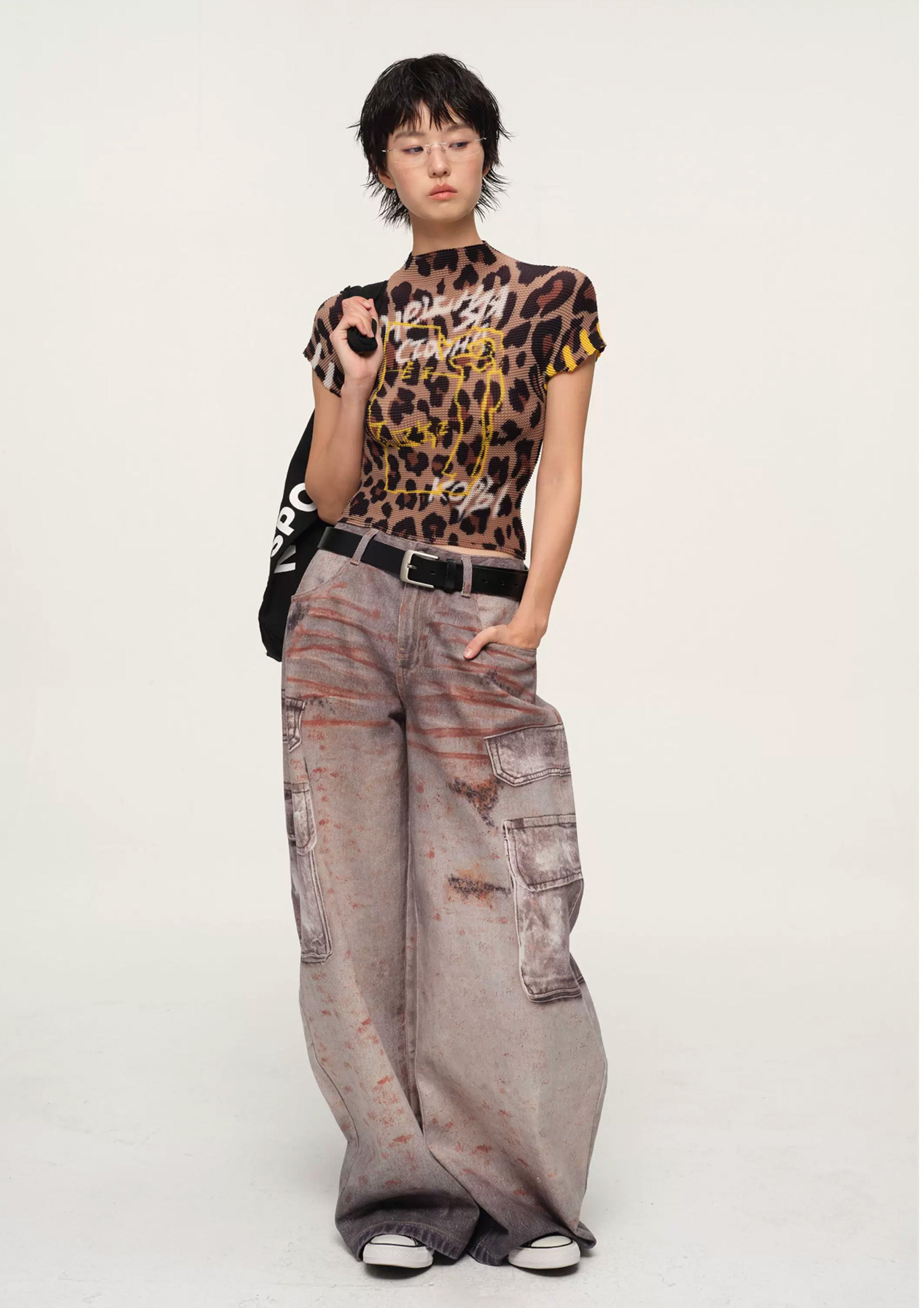 Graffiti crinkle stretch crop tee - leopard