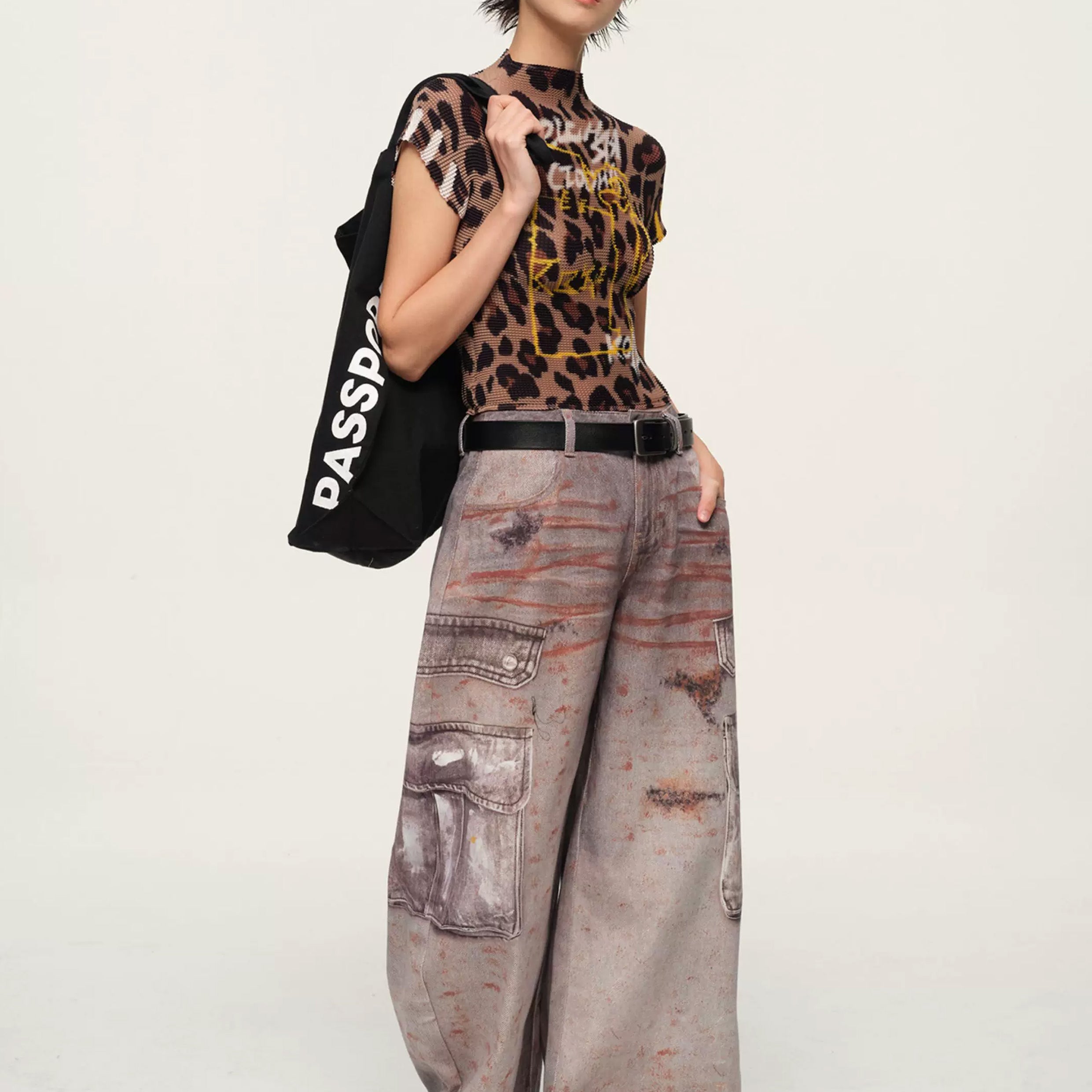 Graffiti crinkle stretch crop tee - leopard