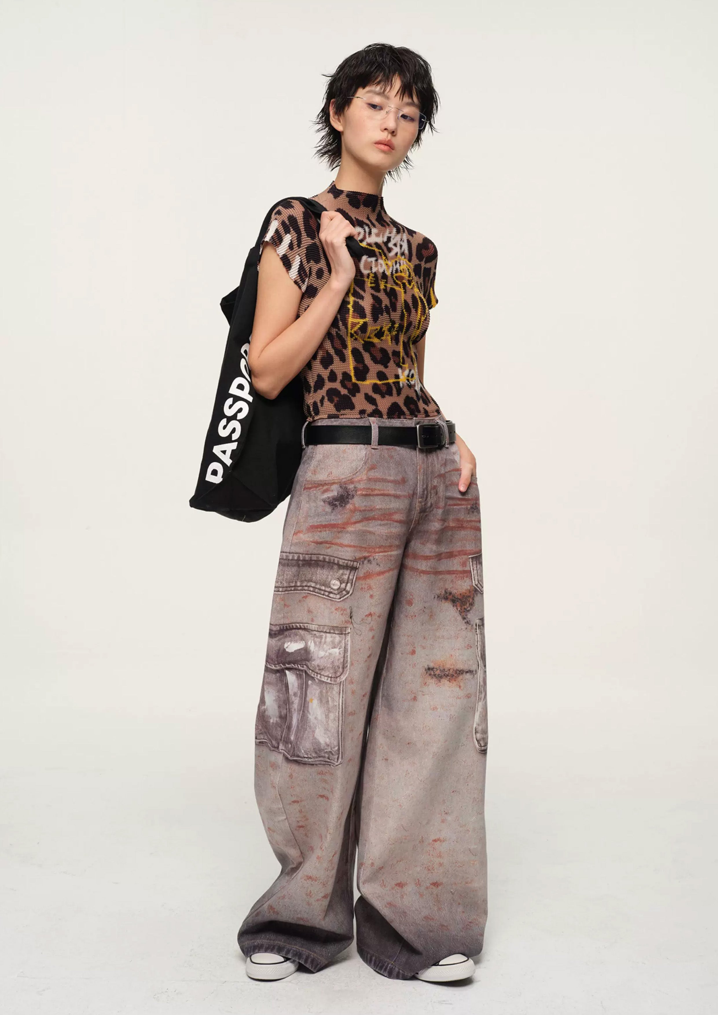 Graffiti crinkle stretch crop tee - leopard