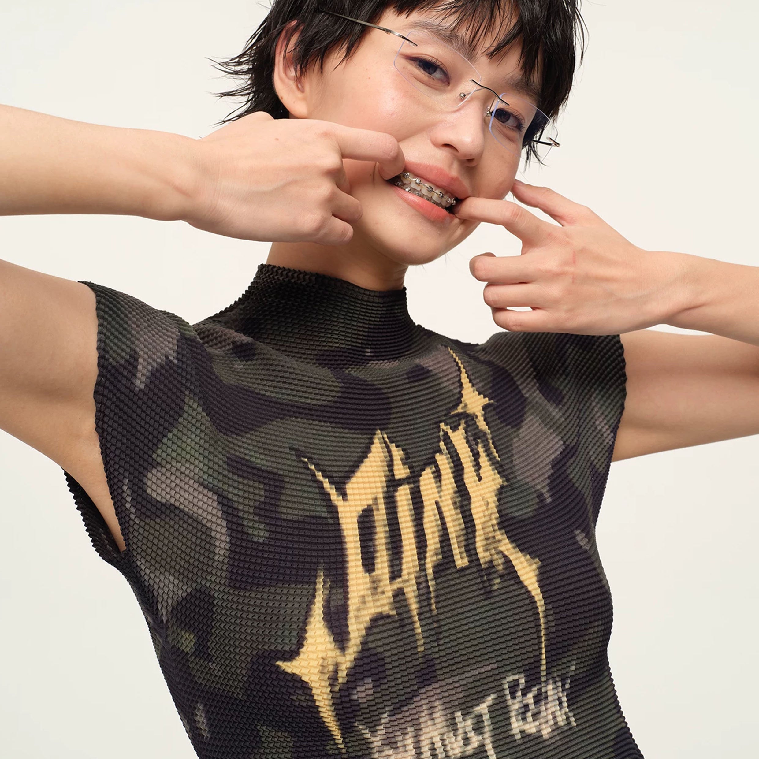 Camouflage crinkle stretch crop tee - army green