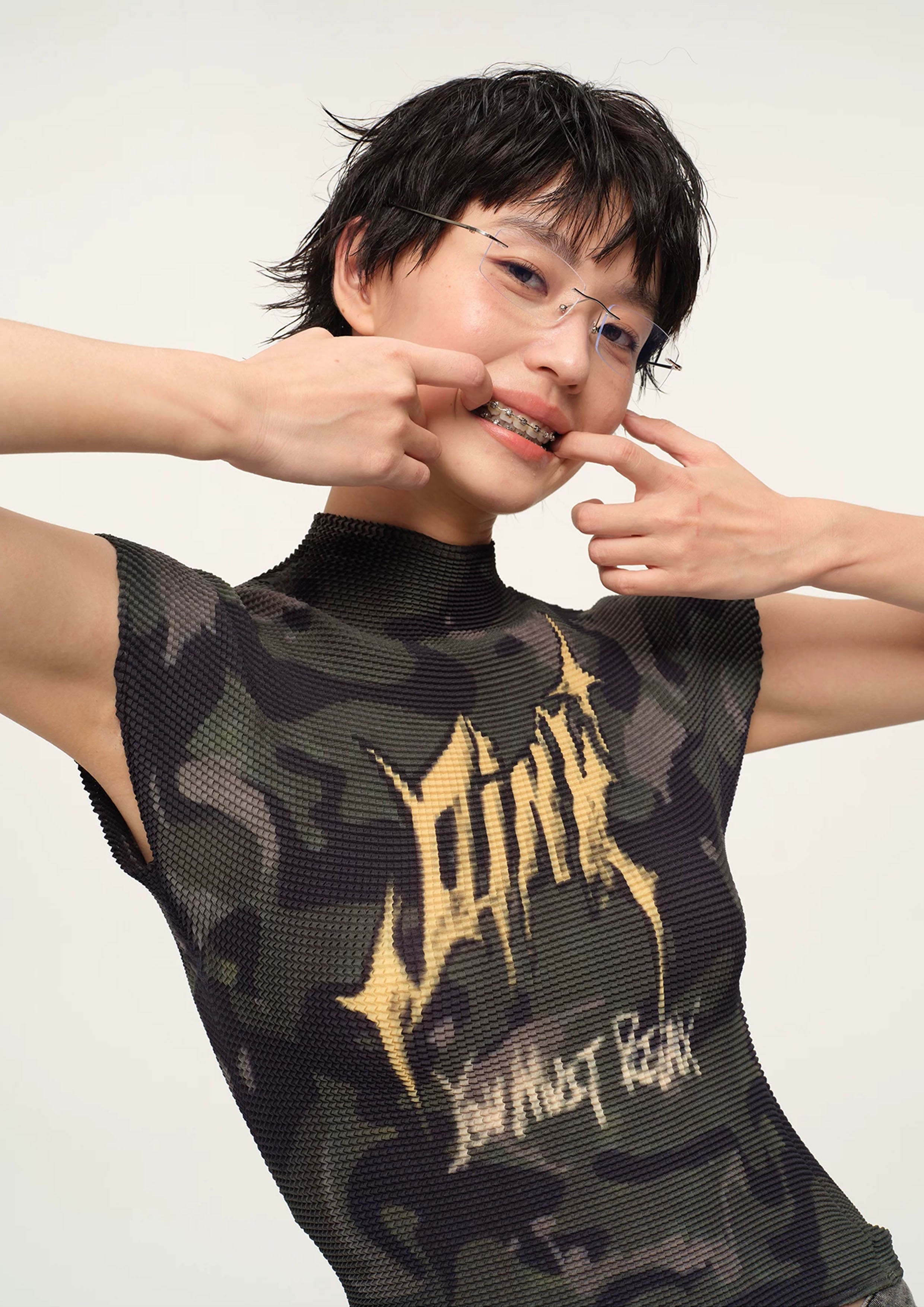 Camouflage crinkle stretch crop tee - army green
