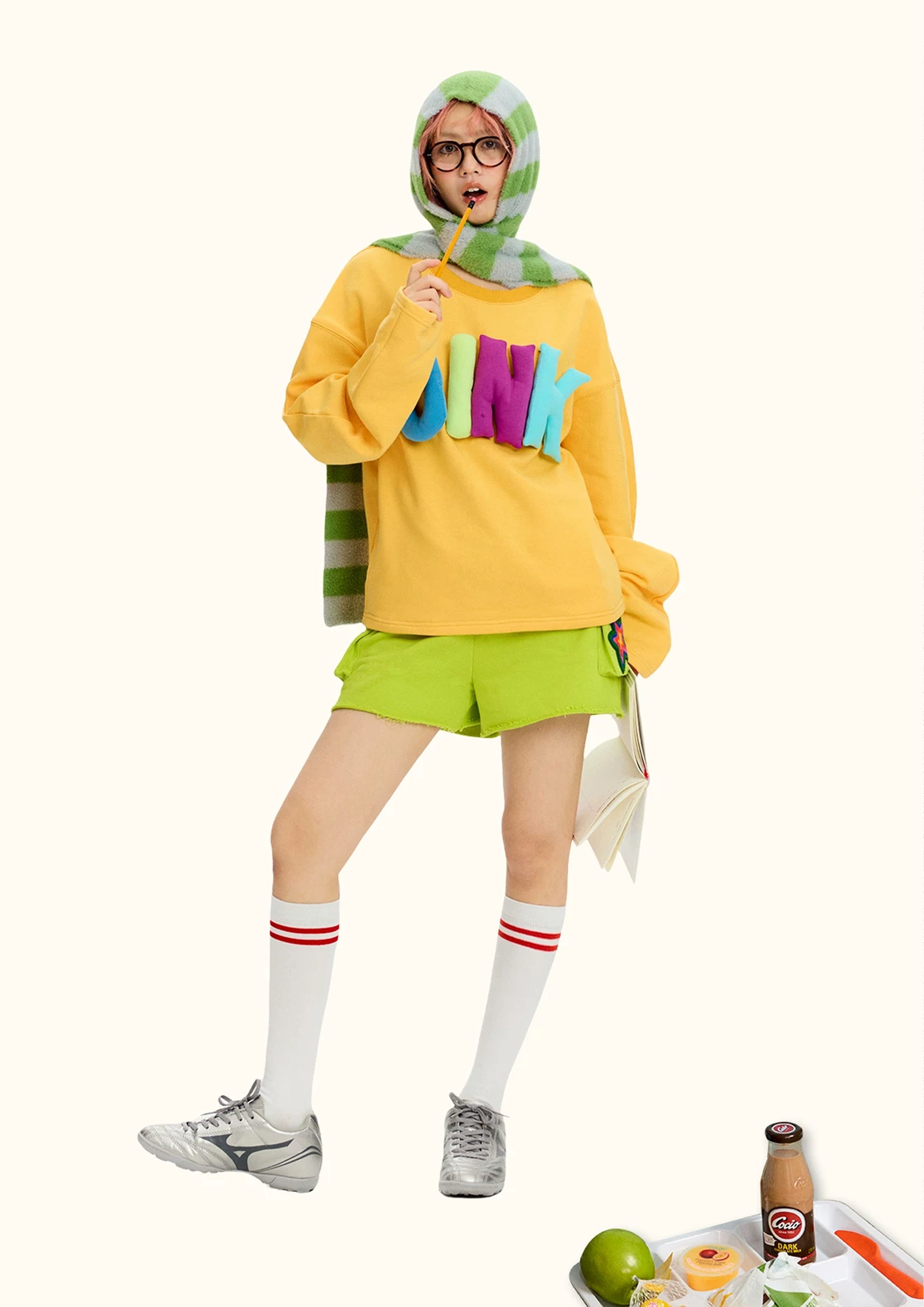 Fluffy hooded scarf - green striped