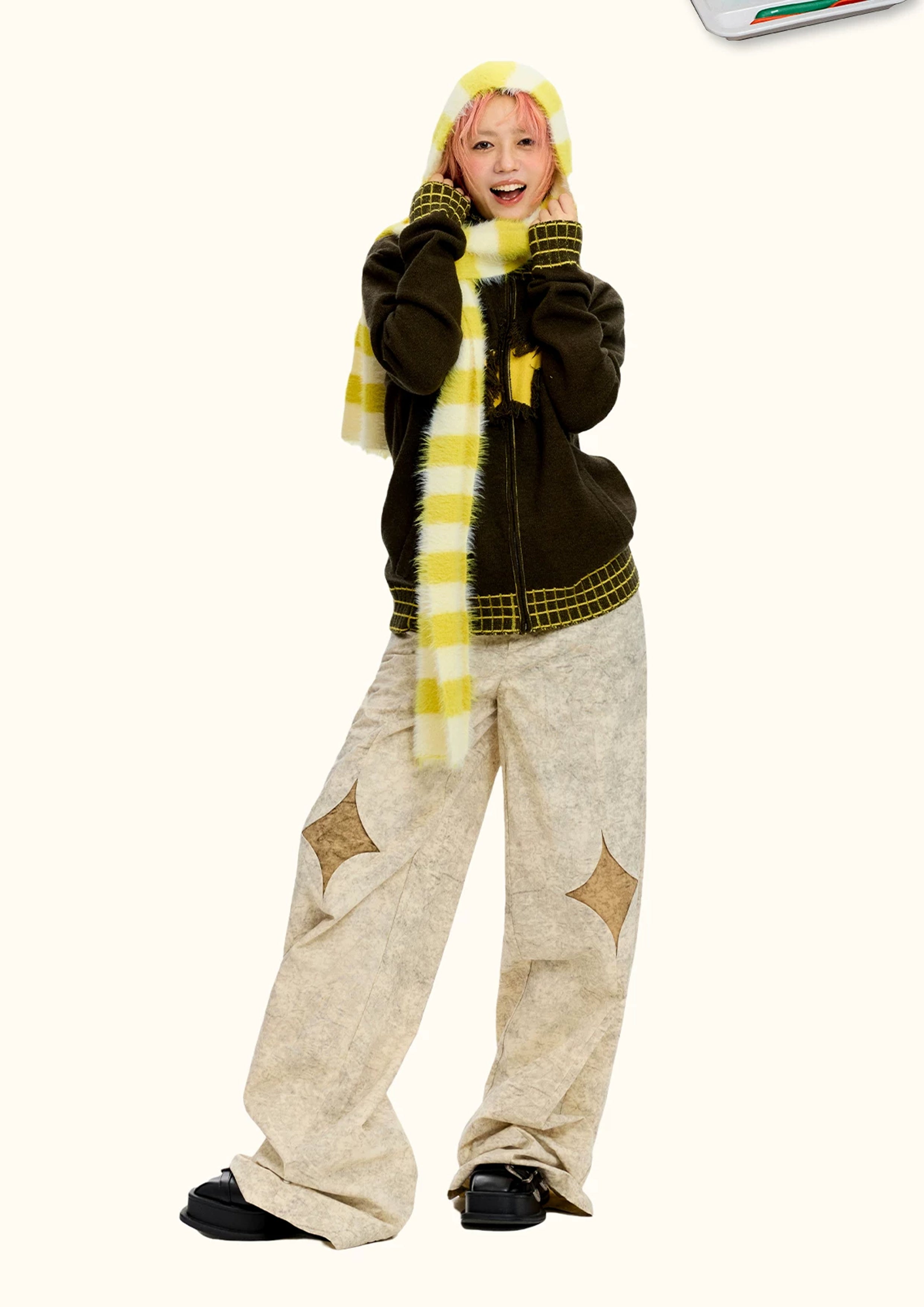 Fluffy hooded scarf - yellow striped