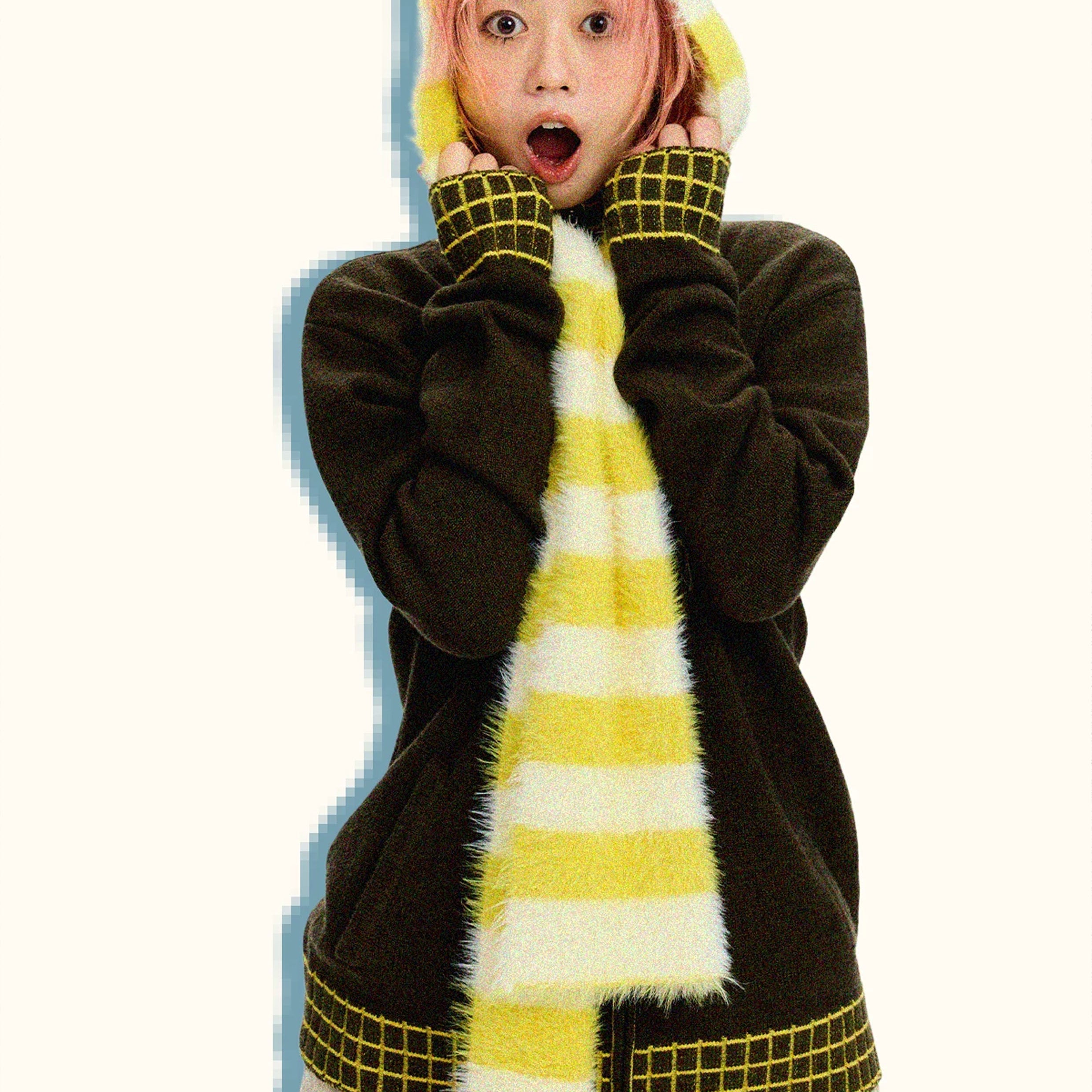 Fluffy hooded scarf - yellow striped