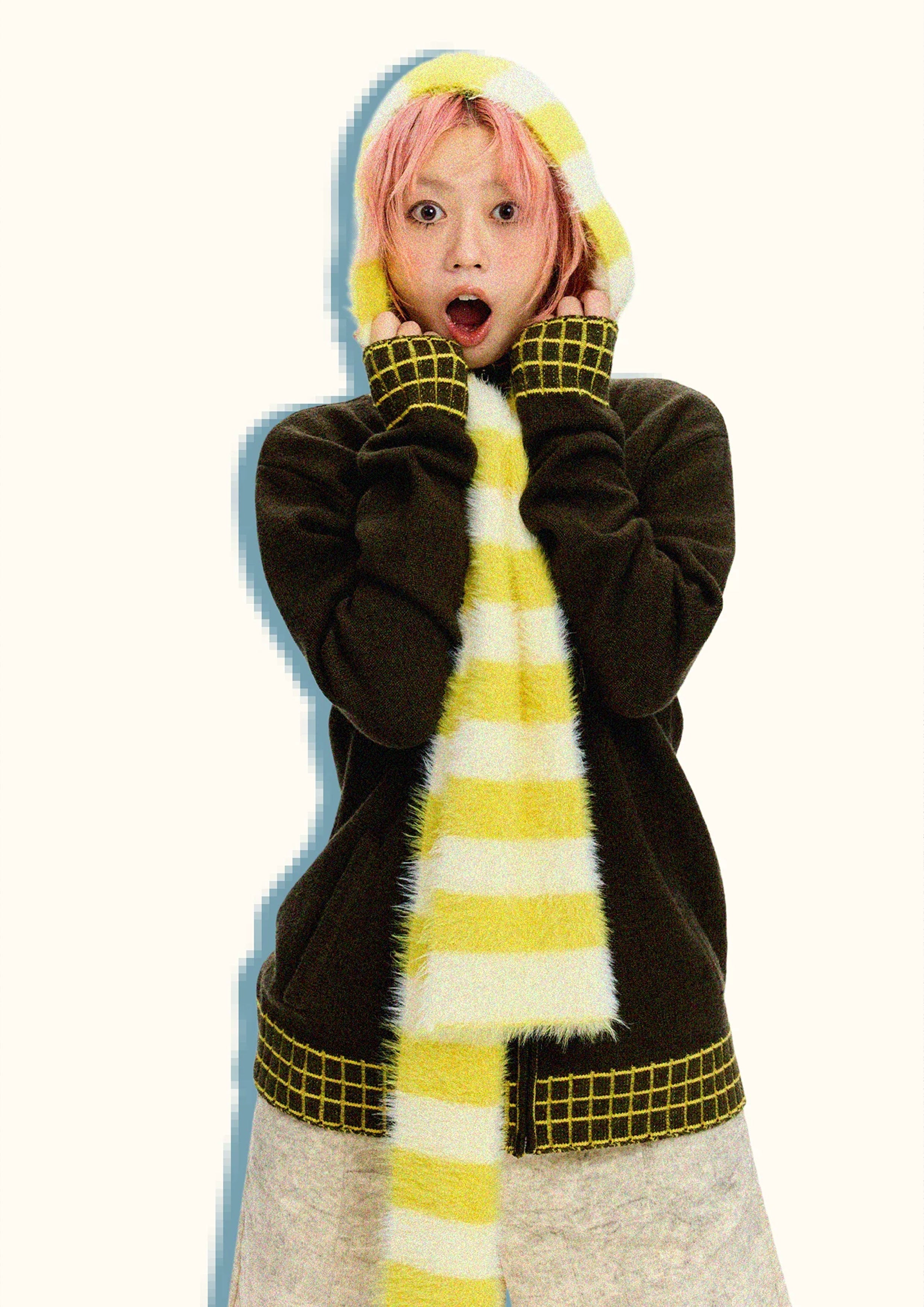 Fluffy hooded scarf - yellow striped