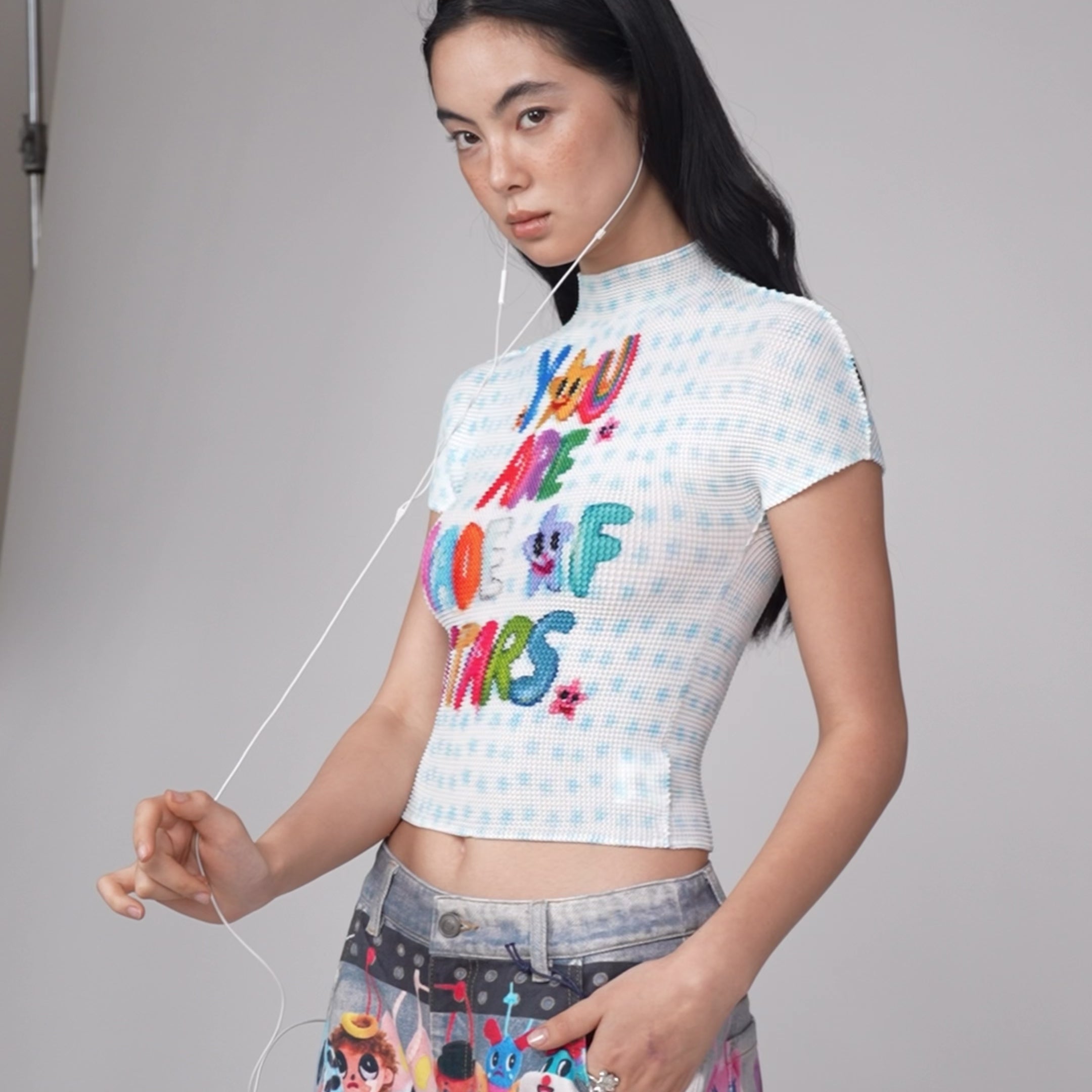Typography crinkle stretch crop tee - white