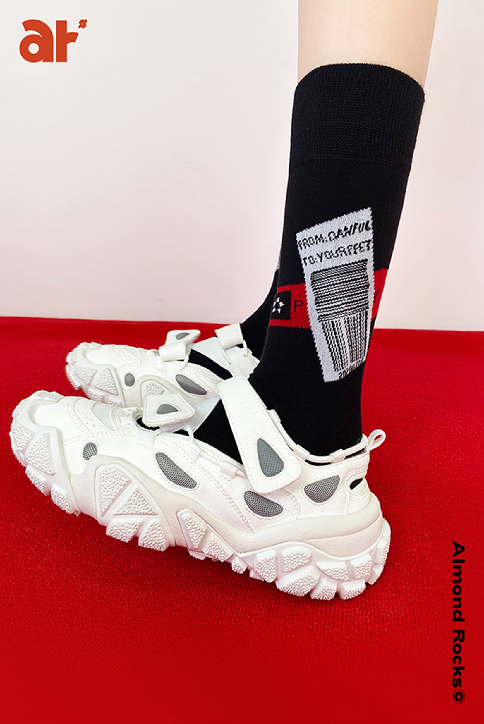 Delivery Labels mid-calf sock in black
