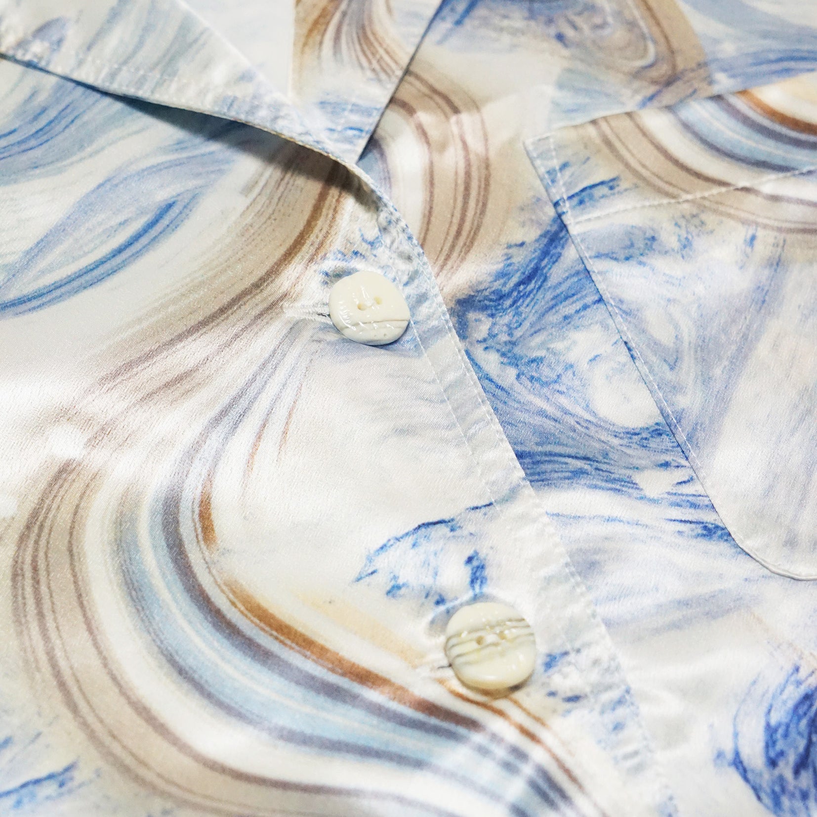 Unisex ceramic print shirt in pearl