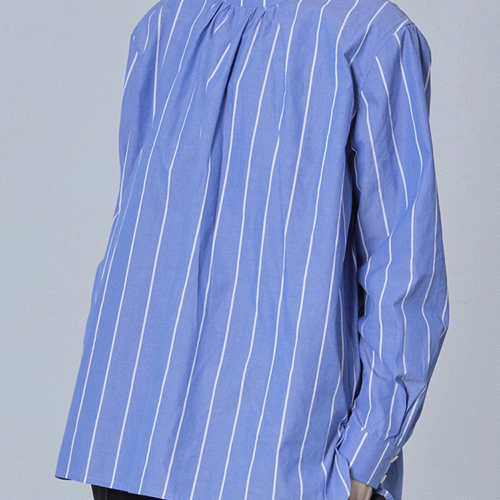 Striped shirt mock neck in blue